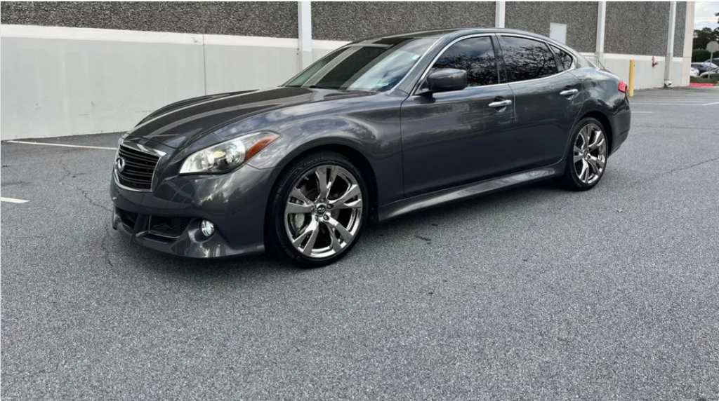 2011 Infiniti M56