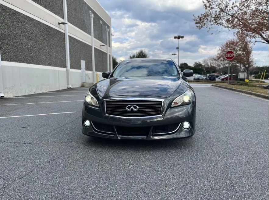 2011 Infiniti M56