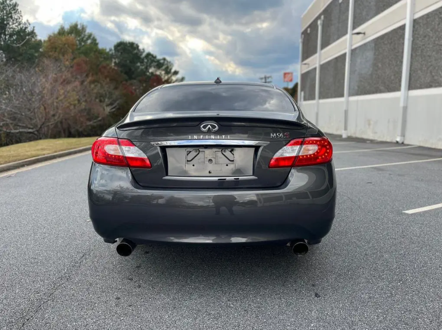 2011 Infiniti M56